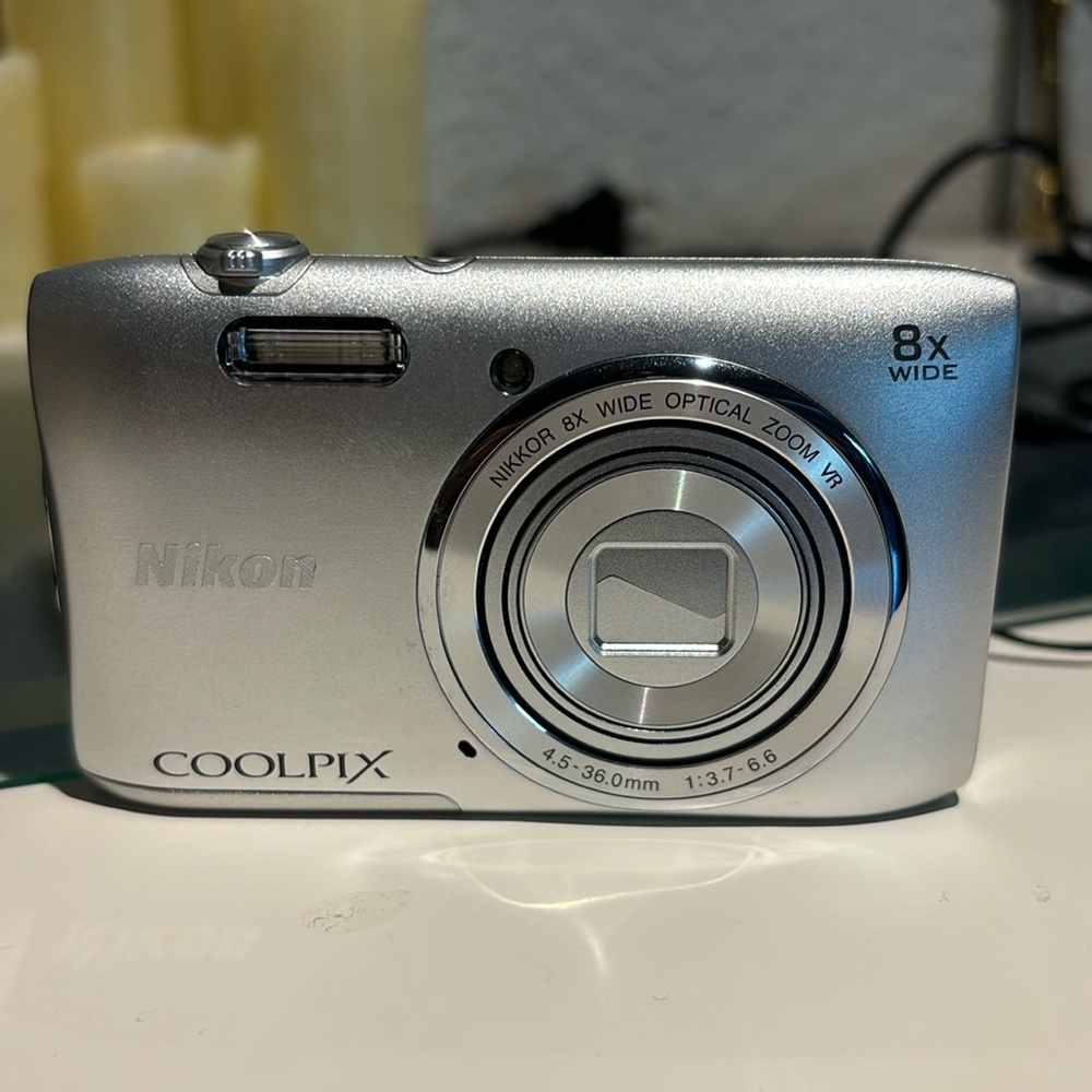 Nikon COOLPIX S3600 20.1mp
